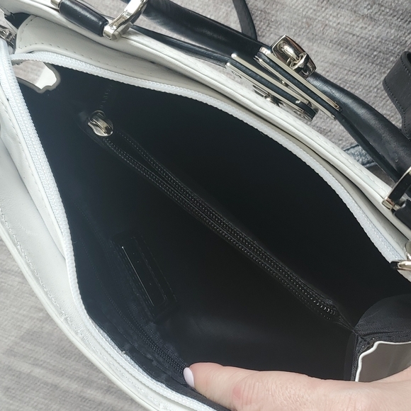 Danier Leather purse, Black & White - Picture 6 of 8